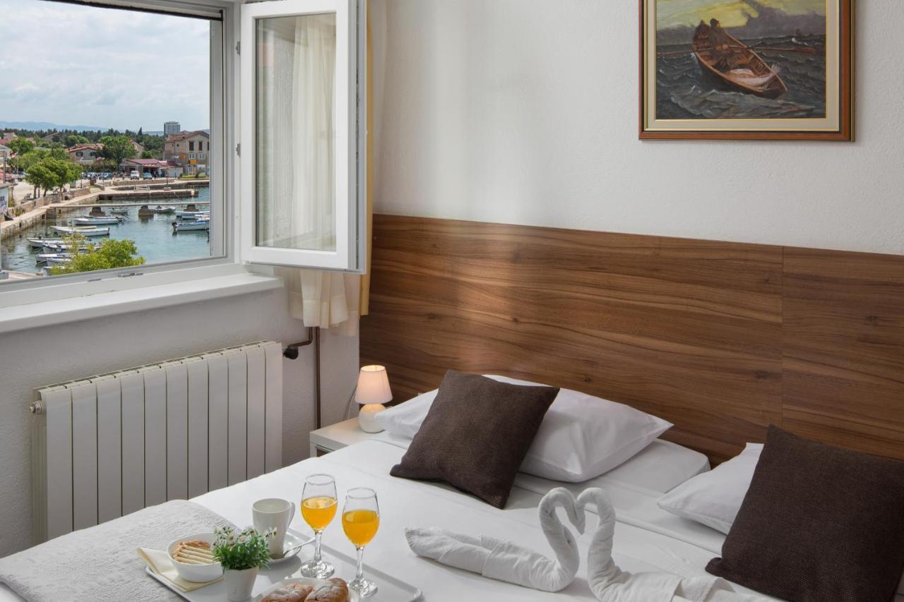Bed and Breakfast Pansion Andelko Starigrad Paklenica Exterior foto